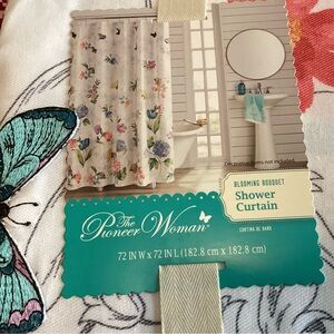 Blooming Bouquet Shower and Lush Decor Curtain.. Total 2 Curtains